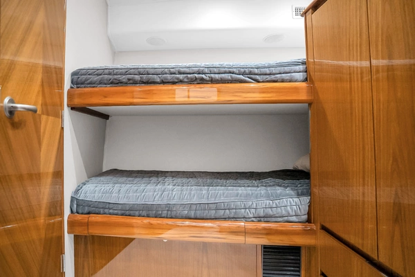 2012 Viking 76