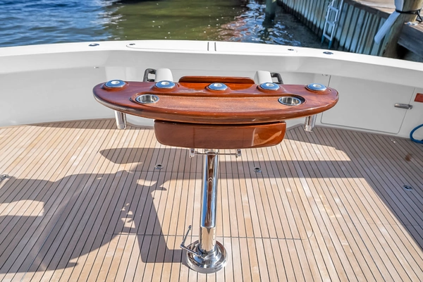 2012 Viking 76