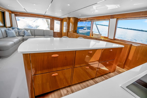 2012 Viking 76