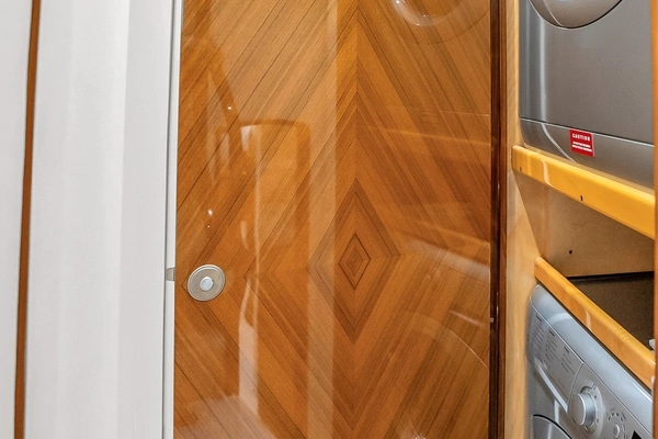 2012 Viking 76