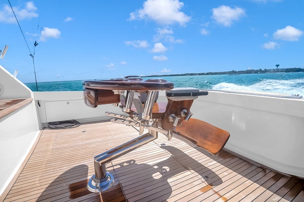 2012 Viking 76