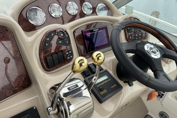 32ft Sea Ray Yacht For Sale