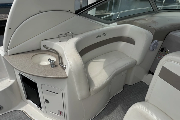 2004 Sea Ray 32