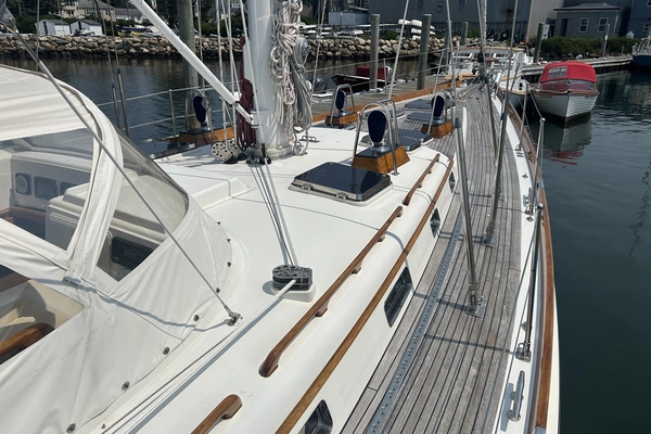 Photo of the 1994 Little Harbor 60 "BEAU GESTE"