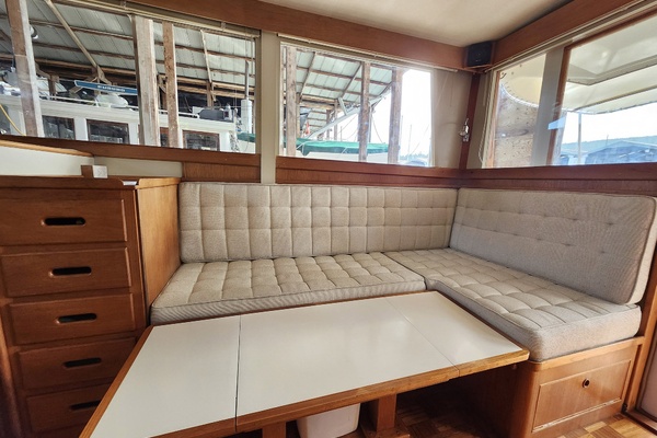 32ft Grand Banks Yacht For Sale