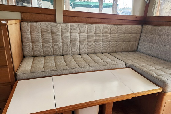 32ft Grand Banks Yacht For Sale