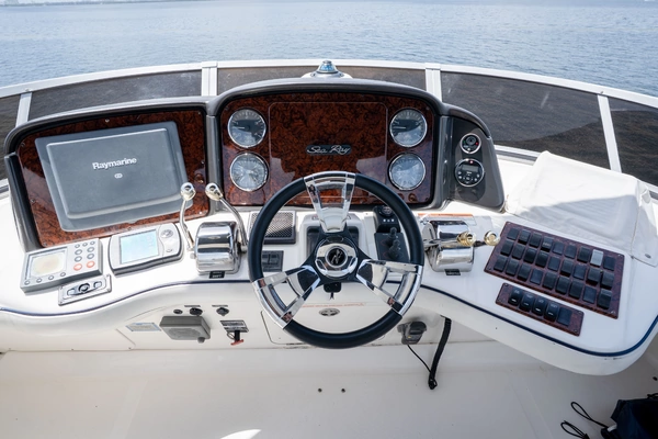 Sea Ray Sedan Bridge Yacht For Sale