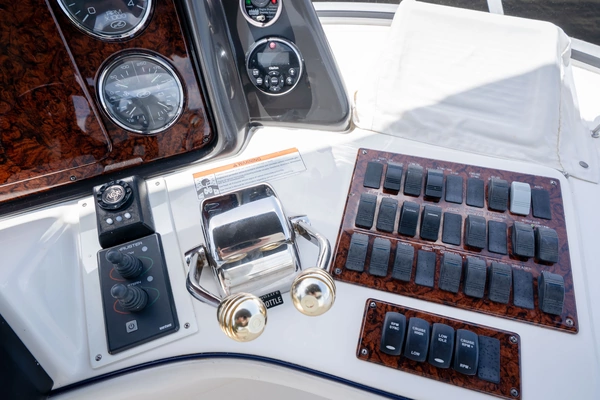 Sea Ray Sedan Bridge Yacht For Sale