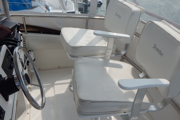 Pisces Dream 37ft Silverton Yacht For Sale