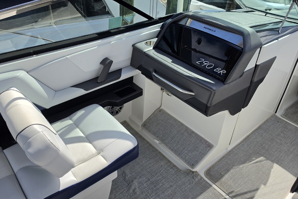 Raft 2 0 29ft Formula Yacht For Sale