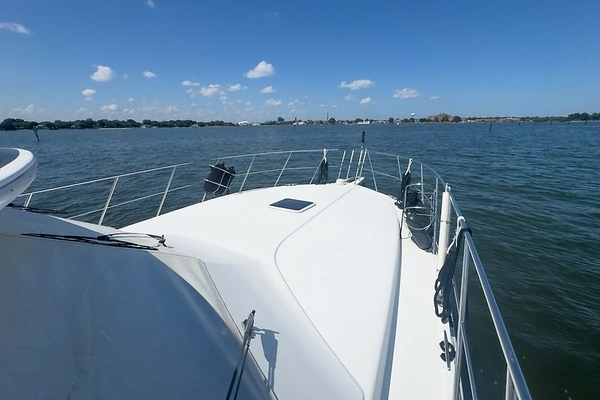 2001 Navigator 53