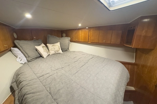2001 Navigator 53