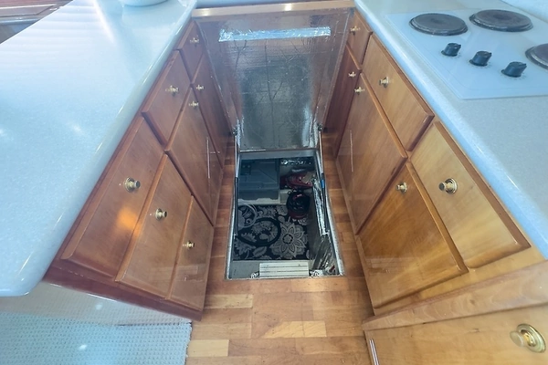 2001 Navigator 53