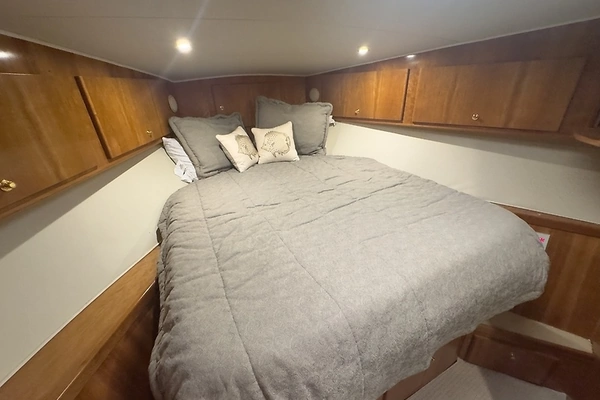 2001 Navigator 53