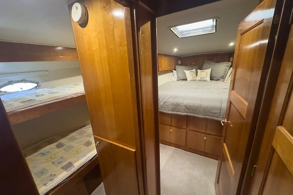 2001 Navigator 53