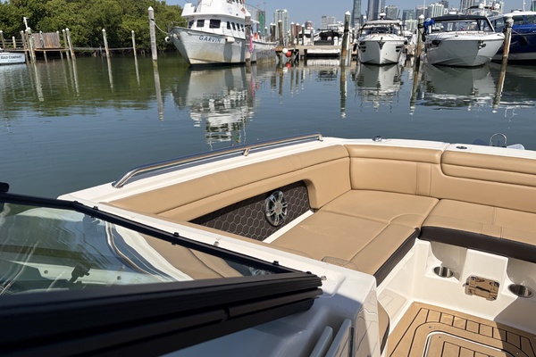 298ft Sea Ray Yacht For Sale
