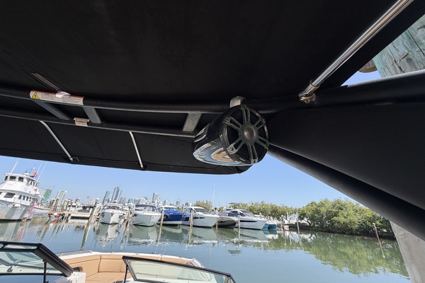 298ft Sea Ray Yacht For Sale