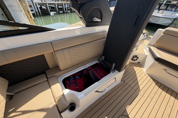 298ft Sea Ray Yacht For Sale