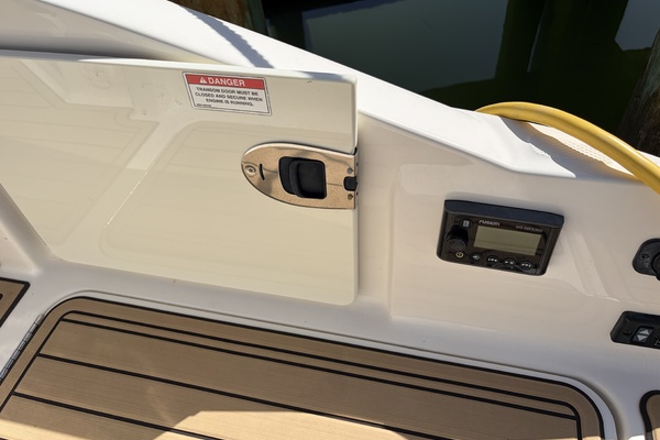298ft Sea Ray Yacht For Sale