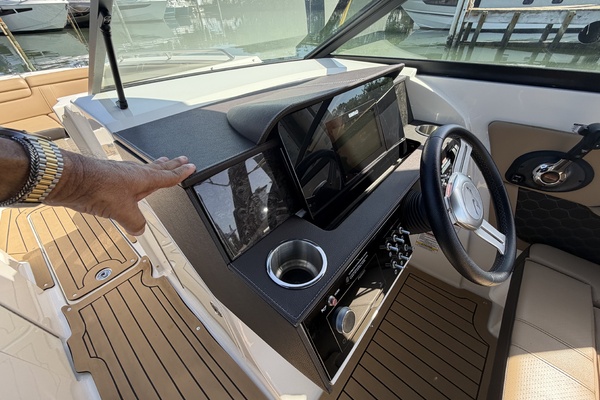 298ft Sea Ray Yacht For Sale