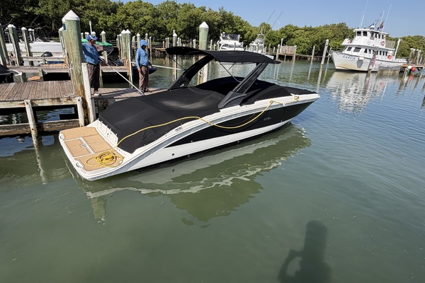 298ft Sea Ray Yacht For Sale