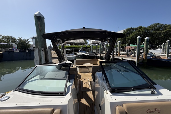 298ft Sea Ray Yacht For Sale