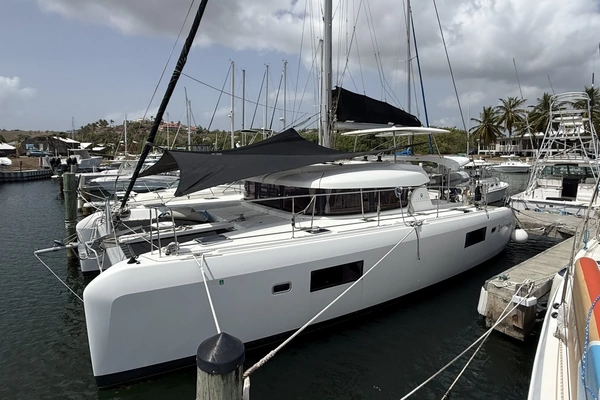 42-ft-Lagoon-2016-42-Enchanted Daze Green Cay Marina  Virgin Islands (US)  yacht for sale