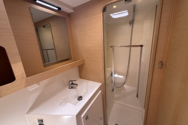 Enchanted Daze 42ft Lagoon Yacht For Sale