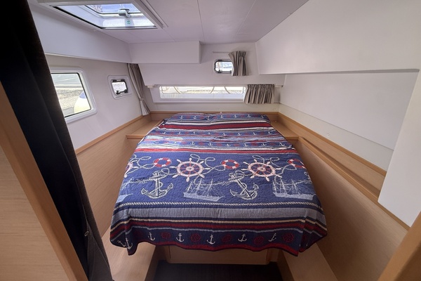 Enchanted Daze 42ft Lagoon Yacht For Sale