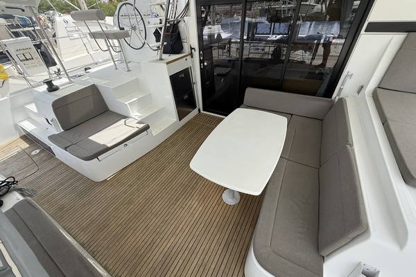 Enchanted Daze 42ft Lagoon Yacht For Sale