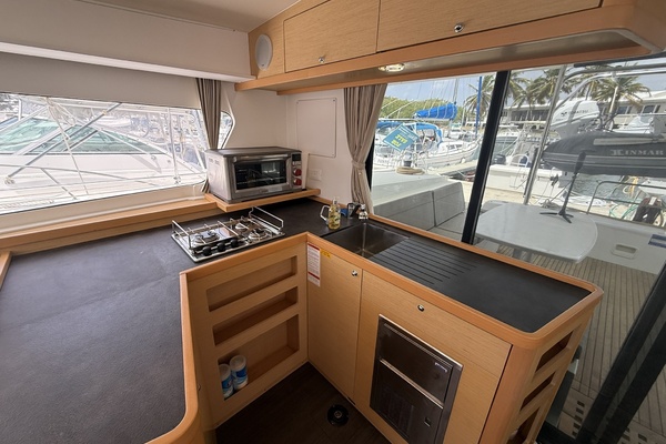 Enchanted Daze 42ft Lagoon Yacht For Sale
