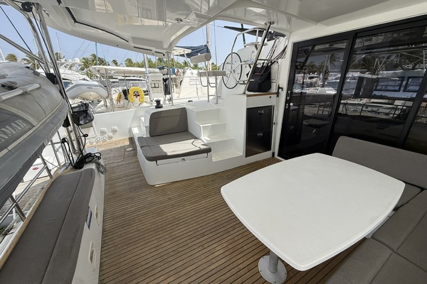 Enchanted Daze 42ft Lagoon Yacht For Sale