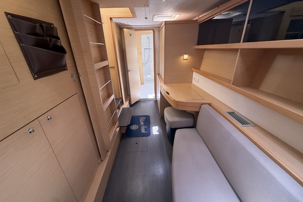 Enchanted Daze 42ft Lagoon Yacht For Sale