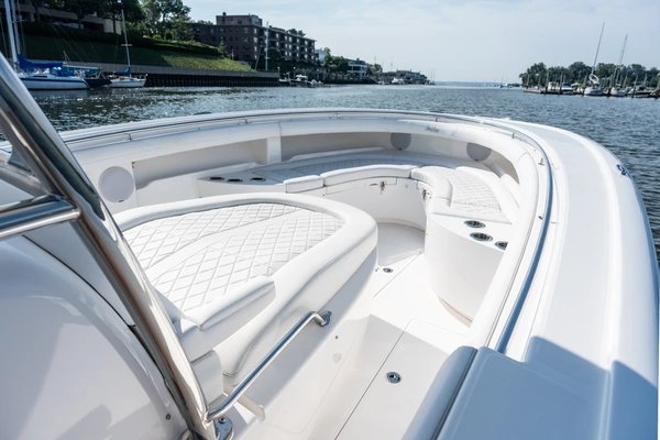 Mag Bay CC Yacht For Sale
