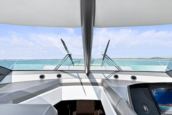 SHIMMO 55ft Sunseeker Yacht For Sale