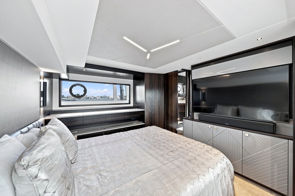 SHIMMO 55ft Sunseeker Yacht For Sale