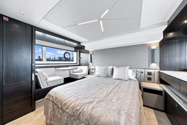 SHIMMO 55ft Sunseeker Yacht For Sale