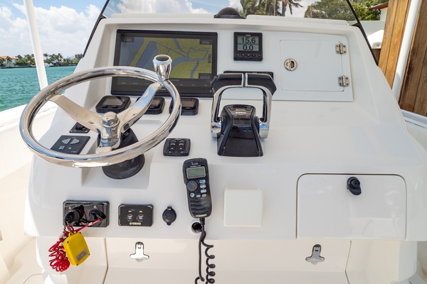 32ft Intrepid Yacht For Sale