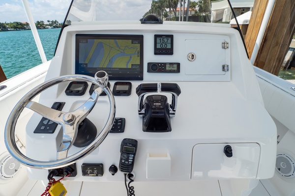 32ft Intrepid Yacht For Sale