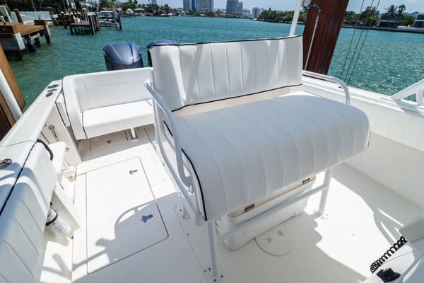 32ft Intrepid Yacht For Sale