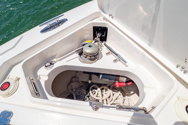 32ft Intrepid Yacht For Sale