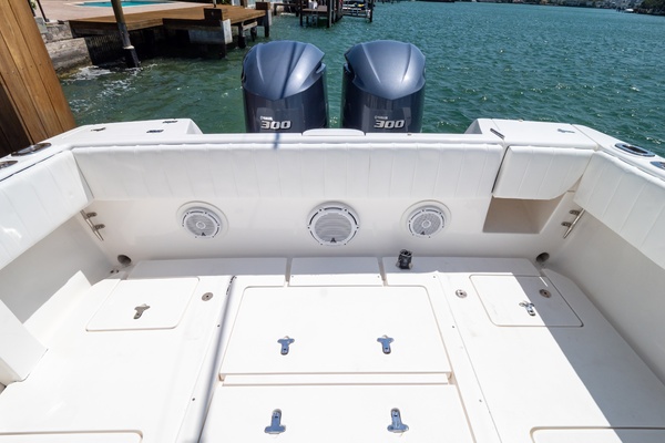 32ft Intrepid Yacht For Sale