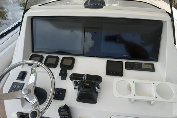 32ft Intrepid Yacht For Sale