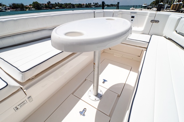 32ft Intrepid Yacht For Sale