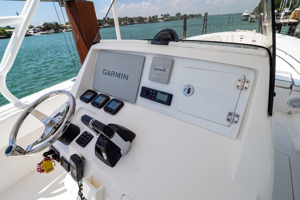 32ft Intrepid Yacht For Sale