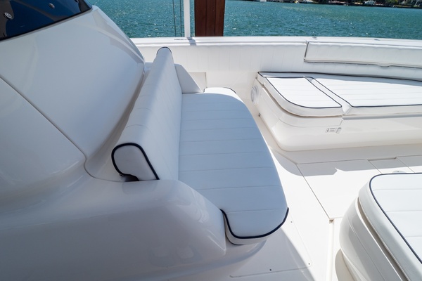 32ft Intrepid Yacht For Sale