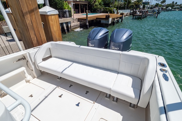 32ft Intrepid Yacht For Sale