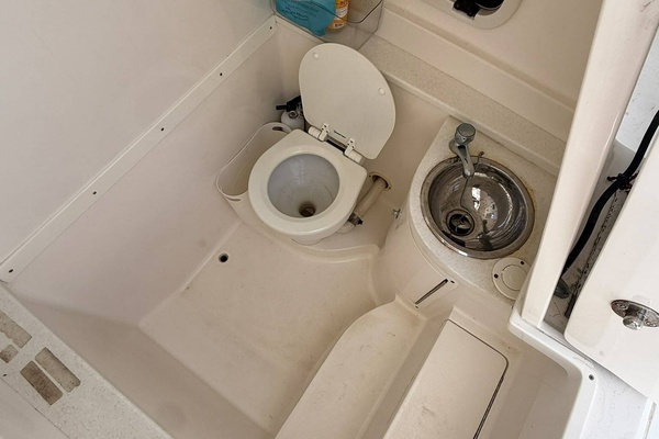 32ft Intrepid Yacht For Sale