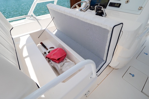 32ft Intrepid Yacht For Sale