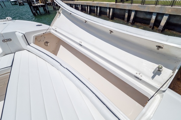 32ft Intrepid Yacht For Sale